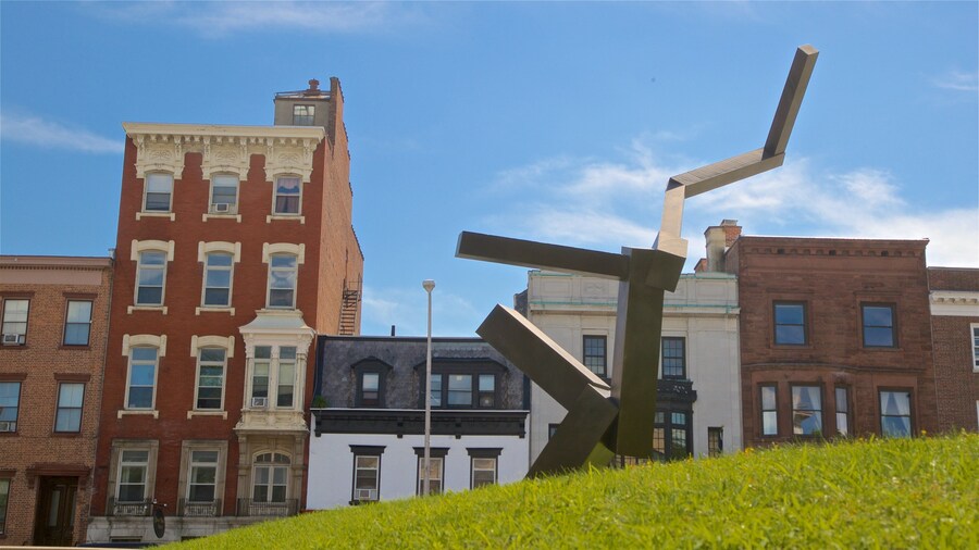 Albany Institute of History and Art que incluye arte al aire libre y un parque