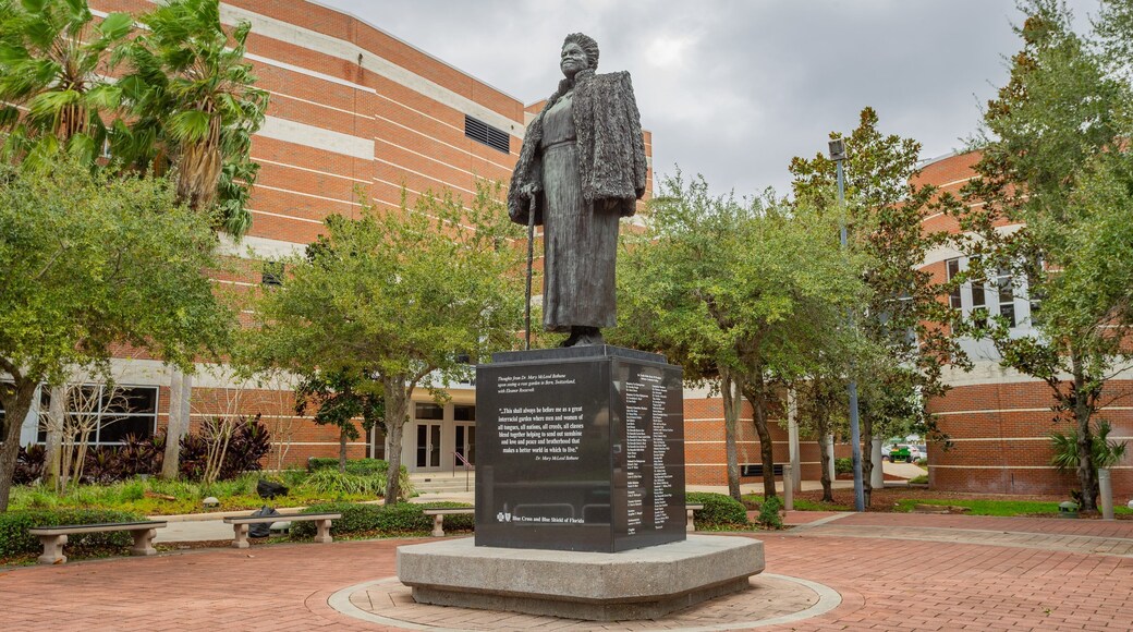 Bethune - Cookman College which includes a statue or sculpture