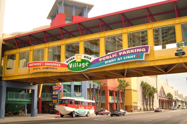 AWREFB AJD38843, Daytona Beach, FL, Florida. Image shot 2004. Exact date unknown.