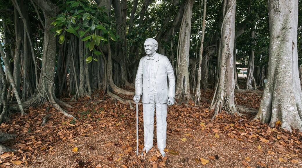 Edison and Ford Winter Estates which includes a statue or sculpture and a park