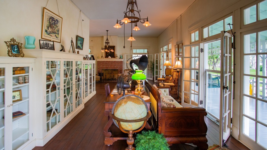Edison and Ford Winter Estates showing a house, interior views and heritage elements