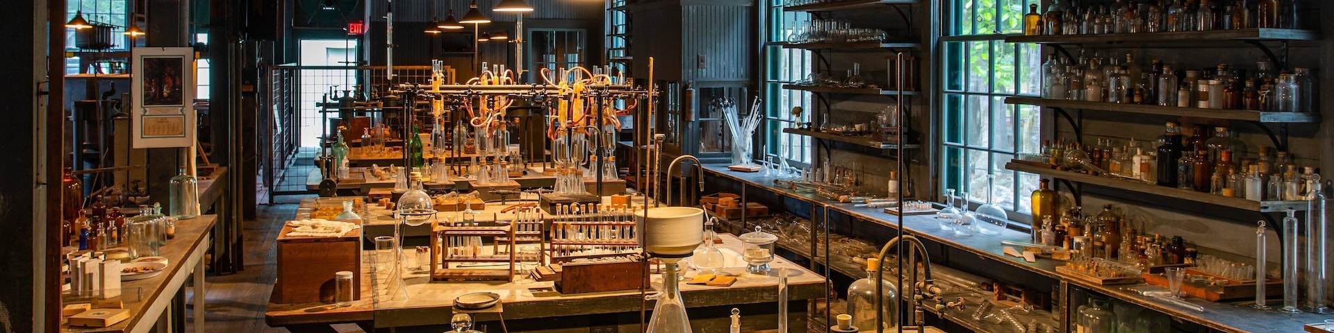 Edison and Ford Winter Estates featuring heritage elements and interior views