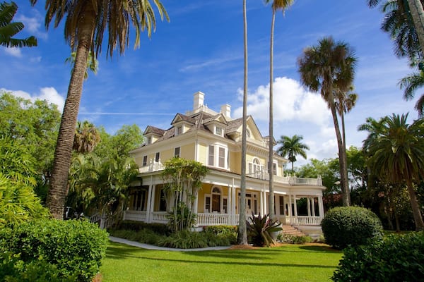 Burroughs Home showing a house and a garden