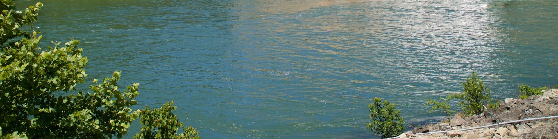 Table Rock Dam which includes a lake or waterhole