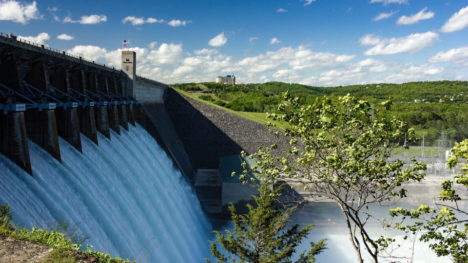 Floodgates Open on Table Rock Dam 2017