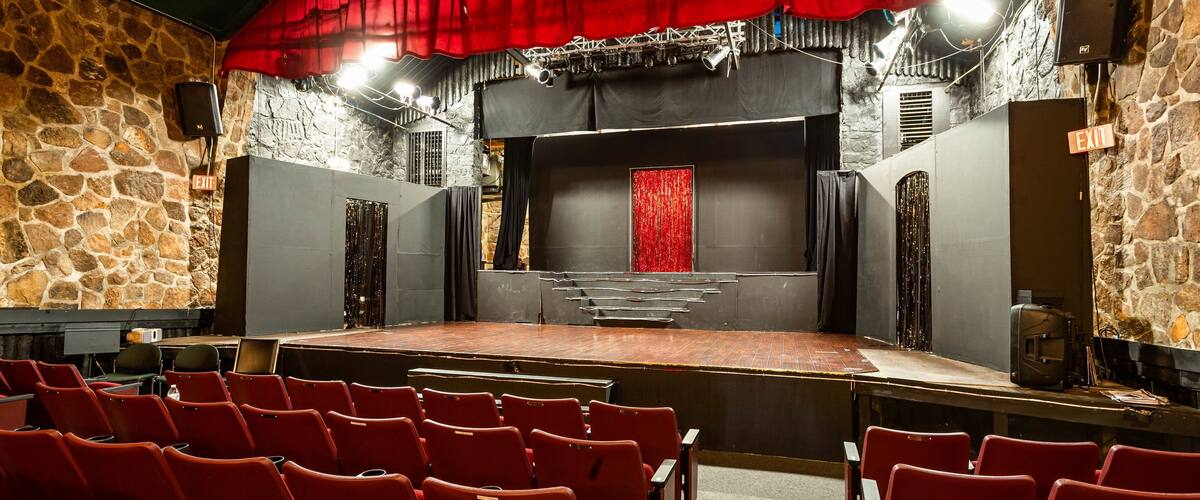 Owen\'s Theater