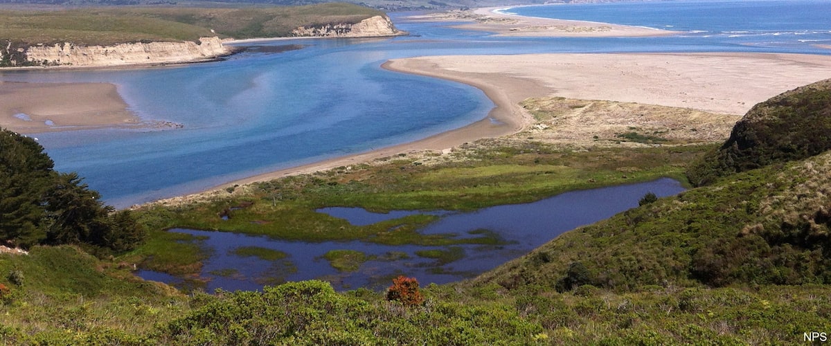Point Reyes National Seashore mettant en vedette panoramas, rivière ou ruisseau et scènes tranquilles