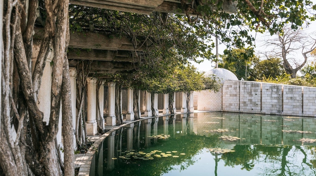 Holocaust Memorial Miami Beach