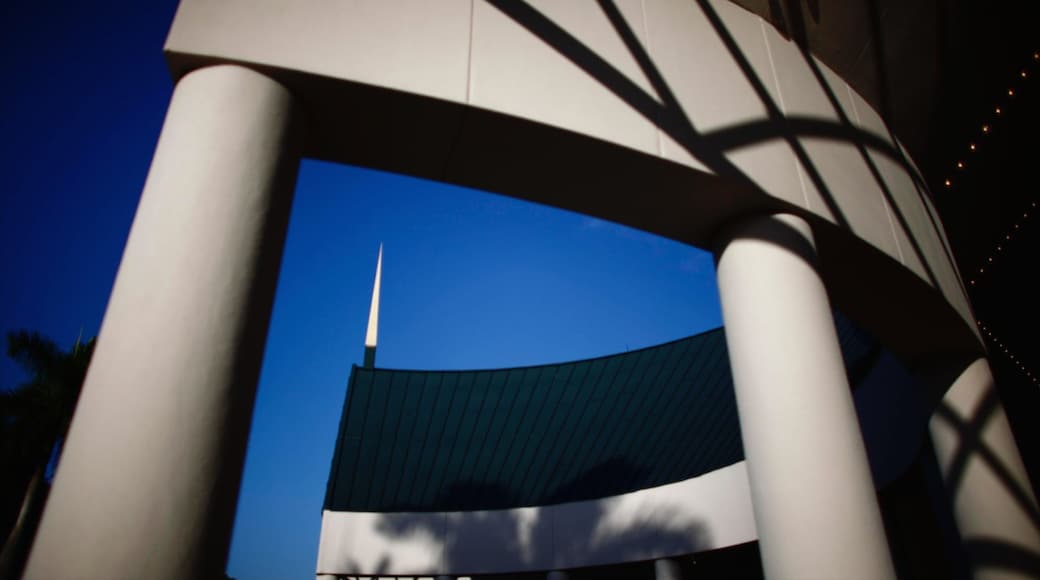 The Baker Museum which includes modern architecture