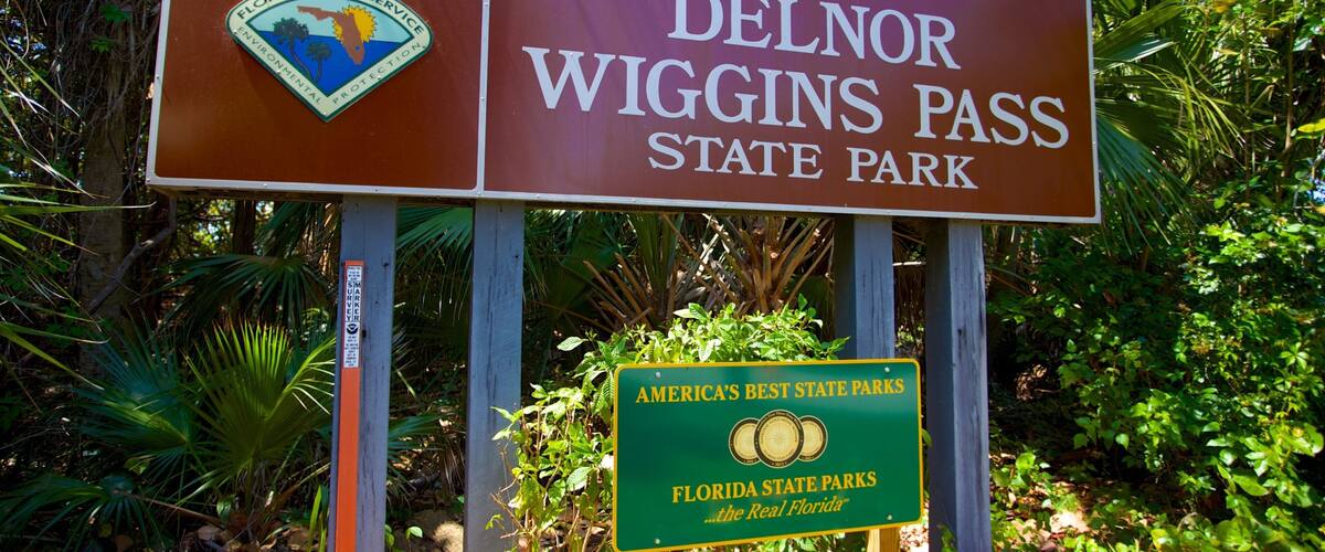 Delnor-Wiggins Pass State Park which includes signage