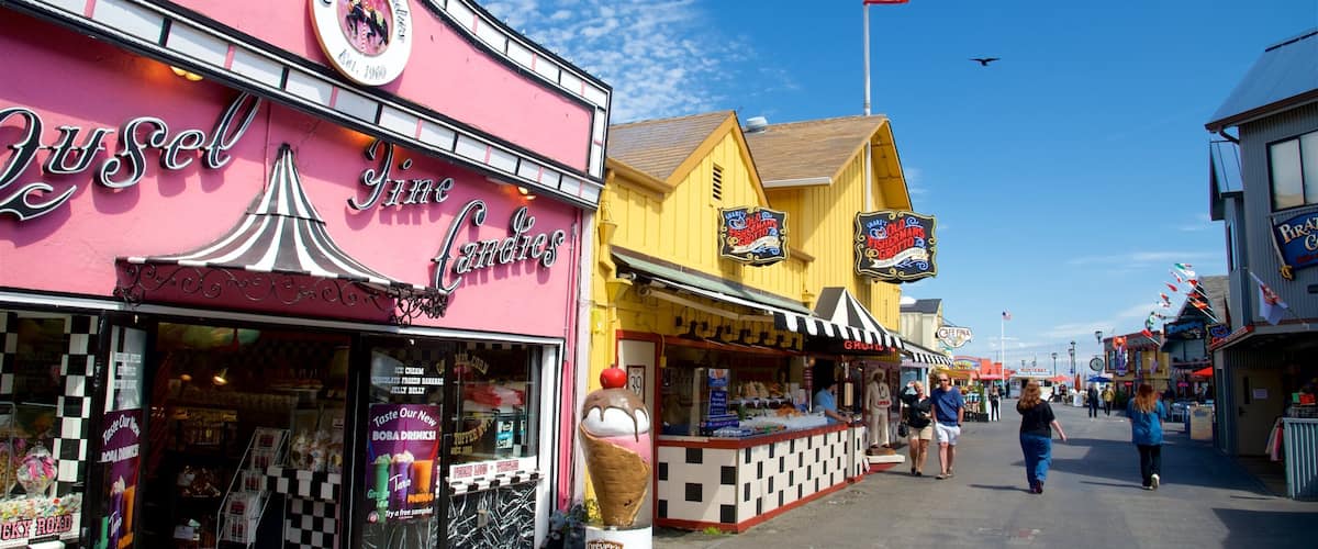 Fisherman\'s Wharf which includes shopping