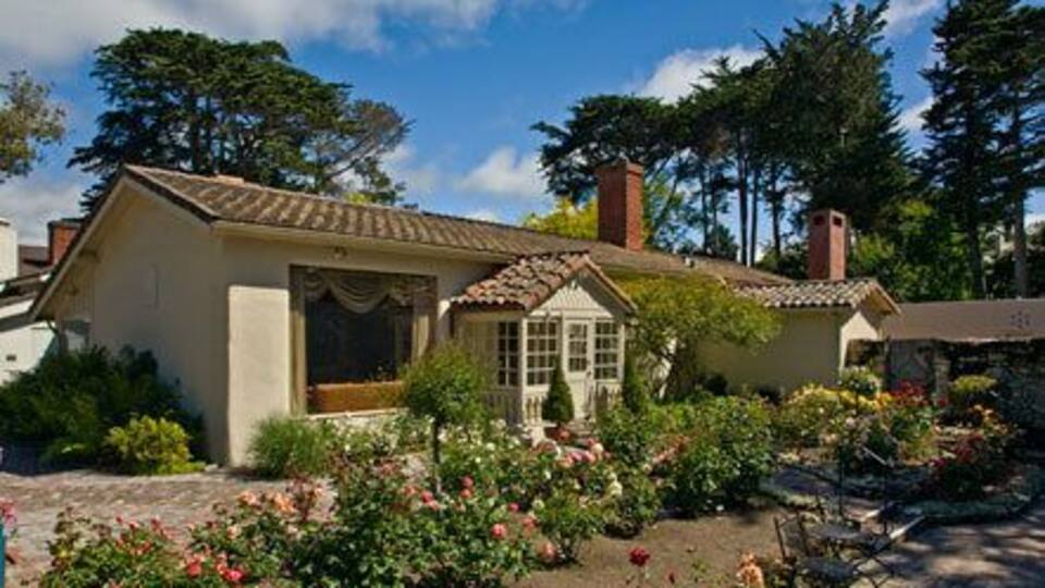 C24WWH The ROSE GARDEN at LA MIRADA Museum of Art - Monterey, California