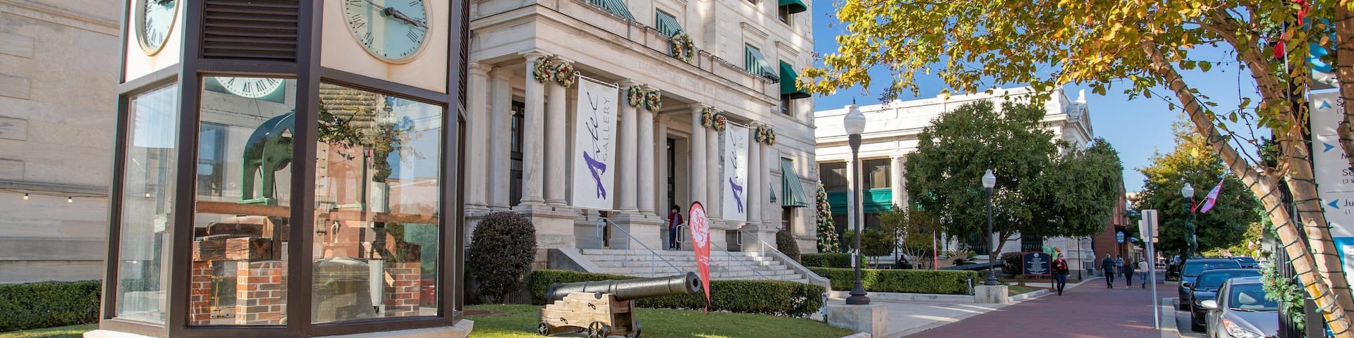 Downtown showing heritage elements and heritage architecture