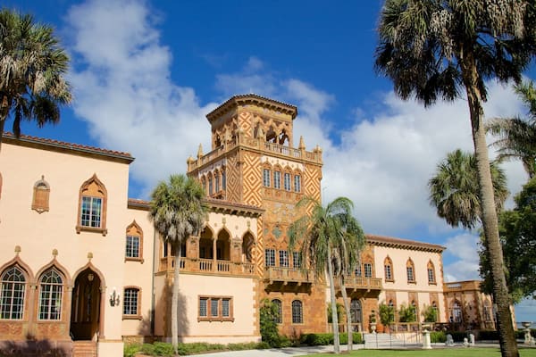 Ca d\'Zan Mansion which includes heritage architecture and a house