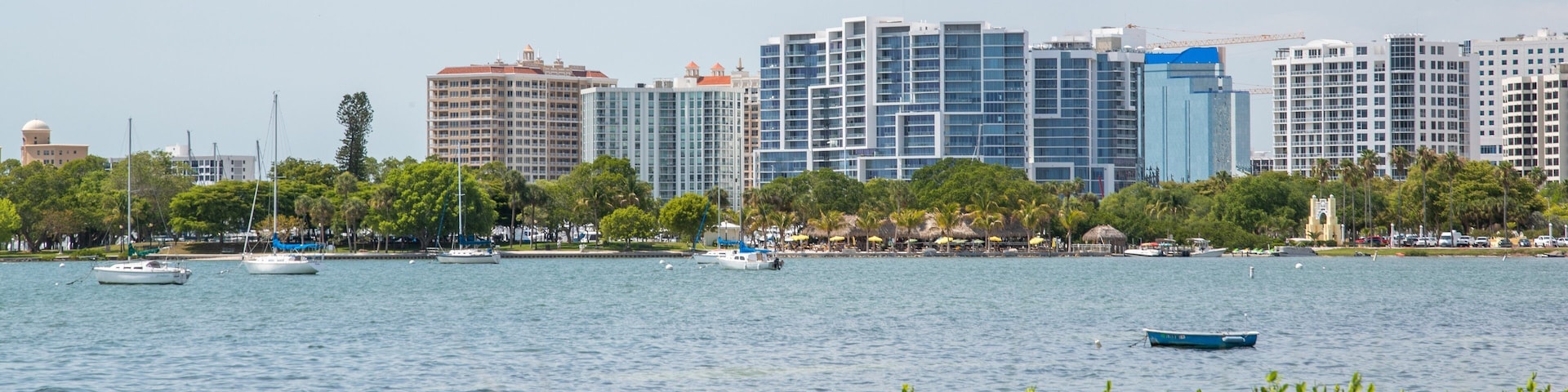 Marie Selby Botanical Gardens showing a bay or harbor