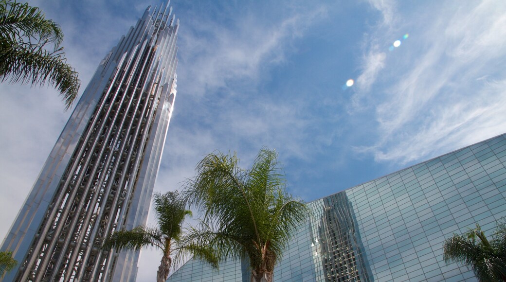 Crystal Cathedral som omfatter en kirke eller en katedral, en by og religiøse aspekter