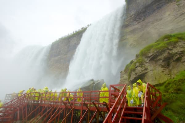 Cave of the Winds which includes landscape views and a cascade as well as a large group of people