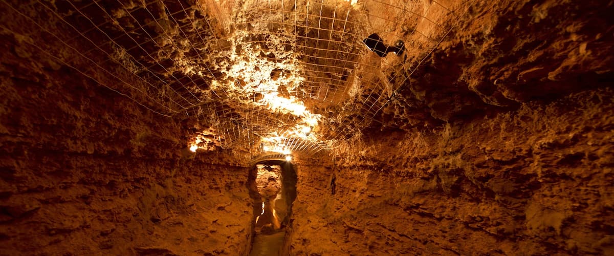 Cueva Cave of the Winds ofreciendo cuevas