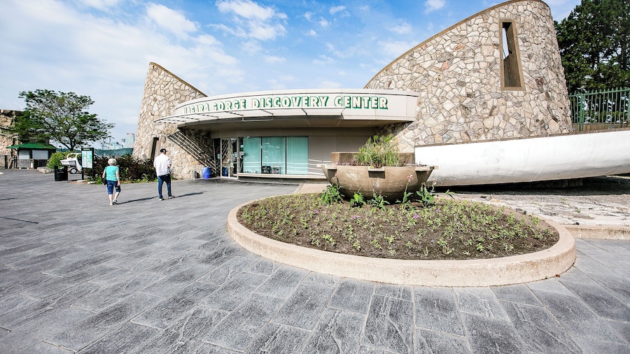 NiagaraFalls_NiagaraGorgeDiscoveryCenter_6066067_03