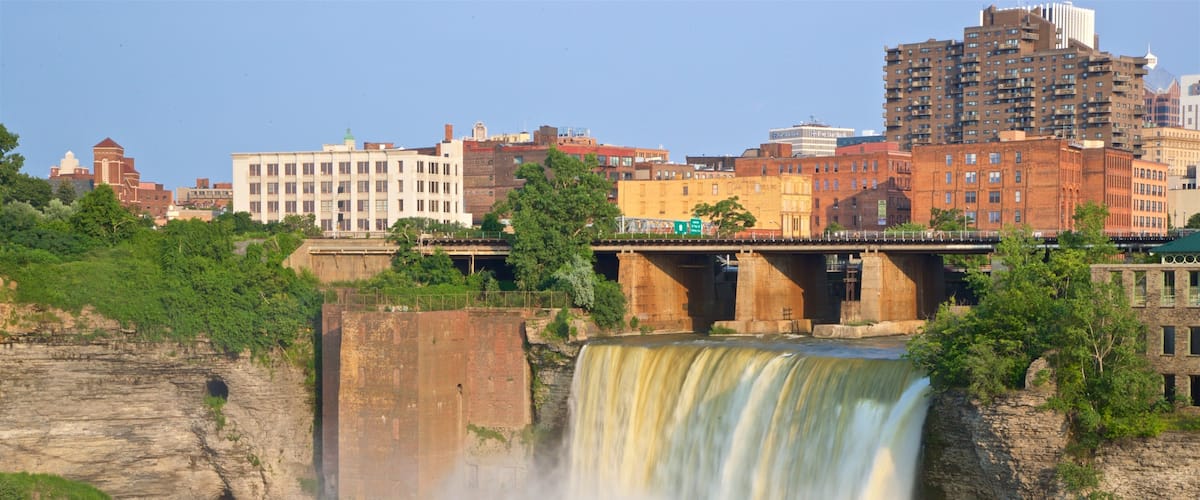 Genesee River\'s High Falls which includes a cascade, a river or creek and a bridge