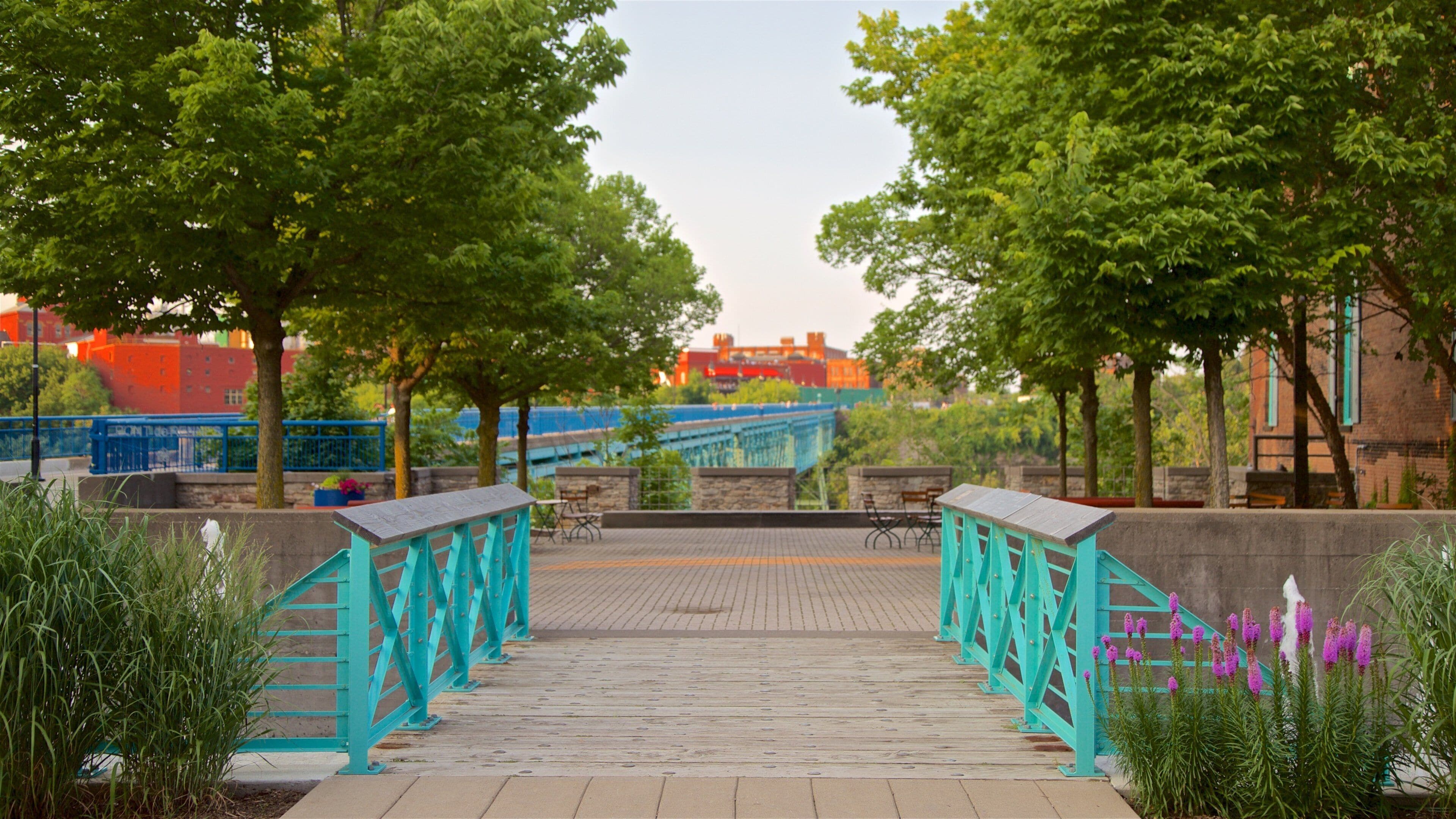 Genesee River\'s High Falls fasiliteter samt park