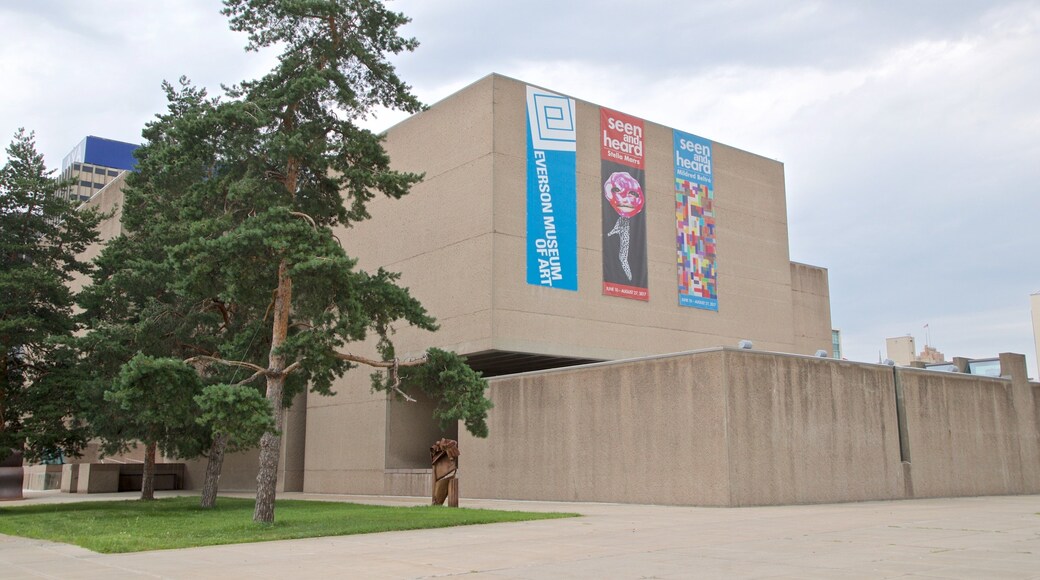 Everson Museum of Art showing modern architecture and signage