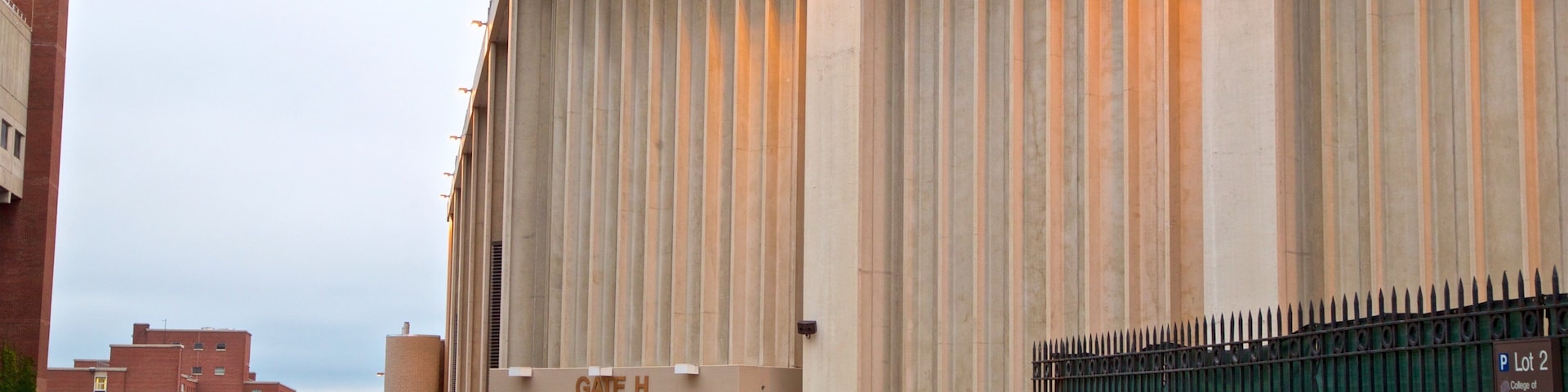 Carrier Dome que incluye arquitectura moderna