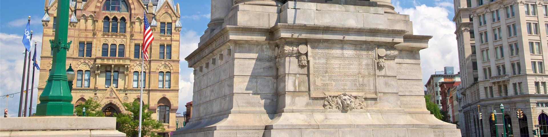 Clinton Square showing a city and heritage architecture