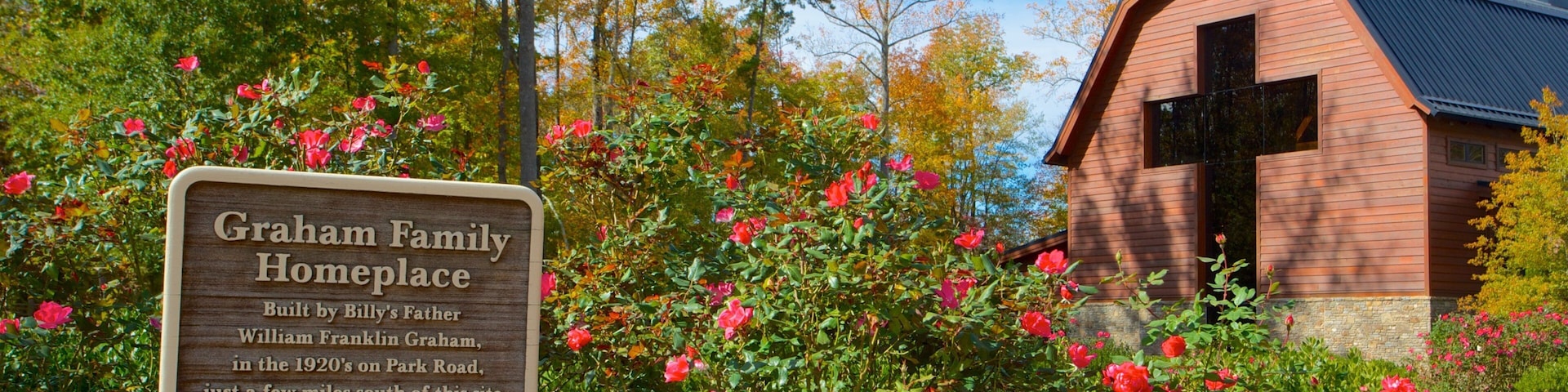 Billy Graham Library que inclui elementos de patrimônio, flores silvestres e sinalização