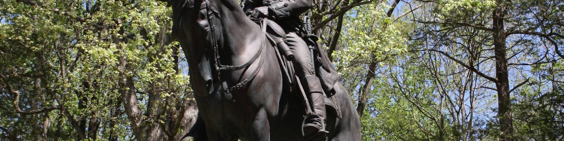 Guildford Courthouse National Military Park which includes a statue or sculpture