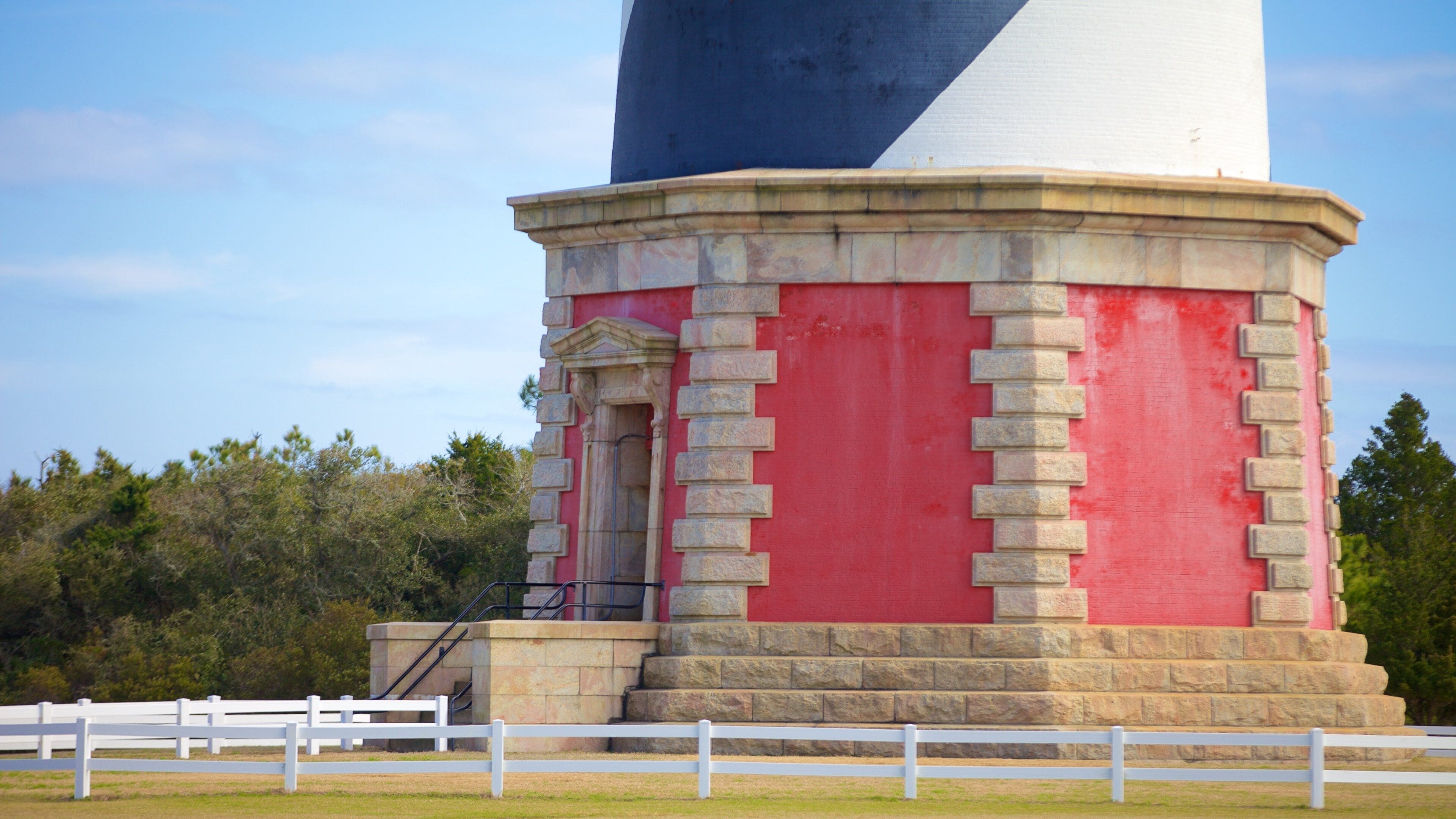 Cape Hatteras Lighthouse which includes a lighthouse