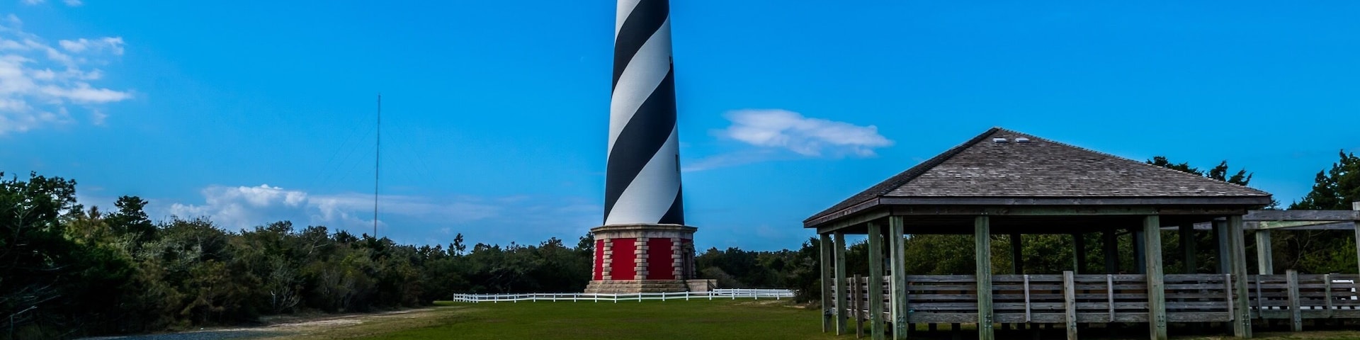 Cape Hatteras Lighthouse is close to the beach n a good place to picnic. A must visit