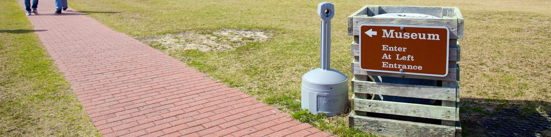 Cape Hatteras Lighthouse welches beinhaltet Haus