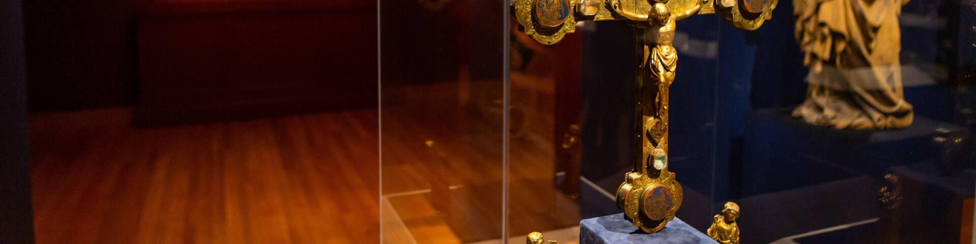 Cleveland montrant aspects religieux et vues intérieures