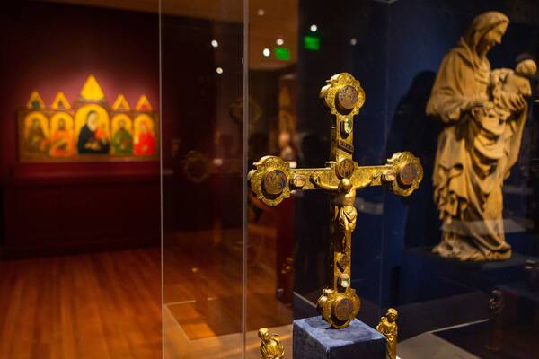 Cleveland montrant aspects religieux et vues intérieures