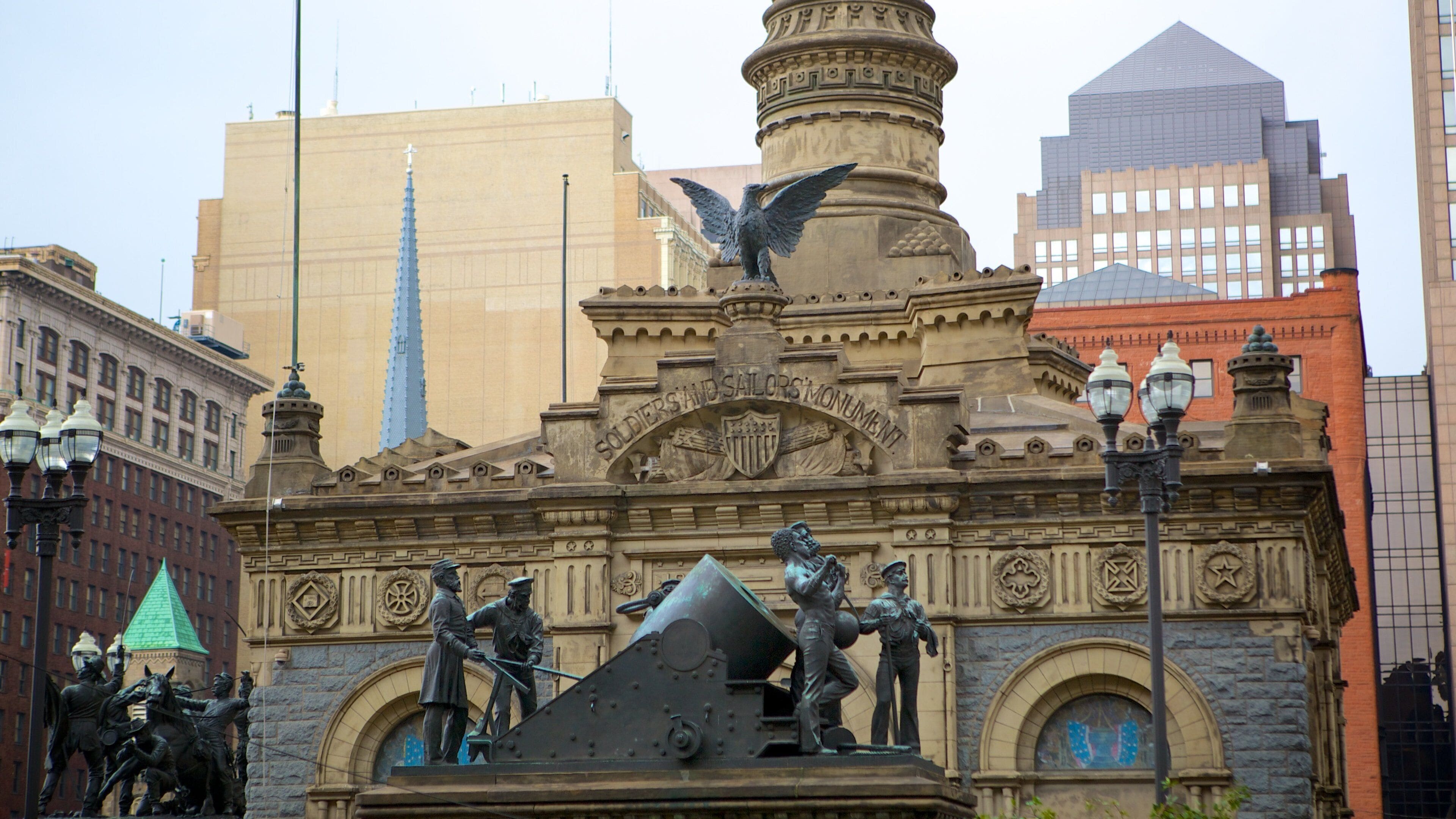 Soldiers and Sailors Monument showing heritage architecture, a monument and a city