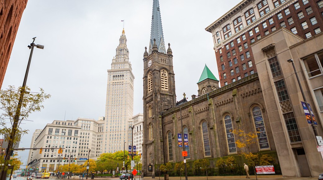 Old Stone Church featuring a city and heritage architecture
