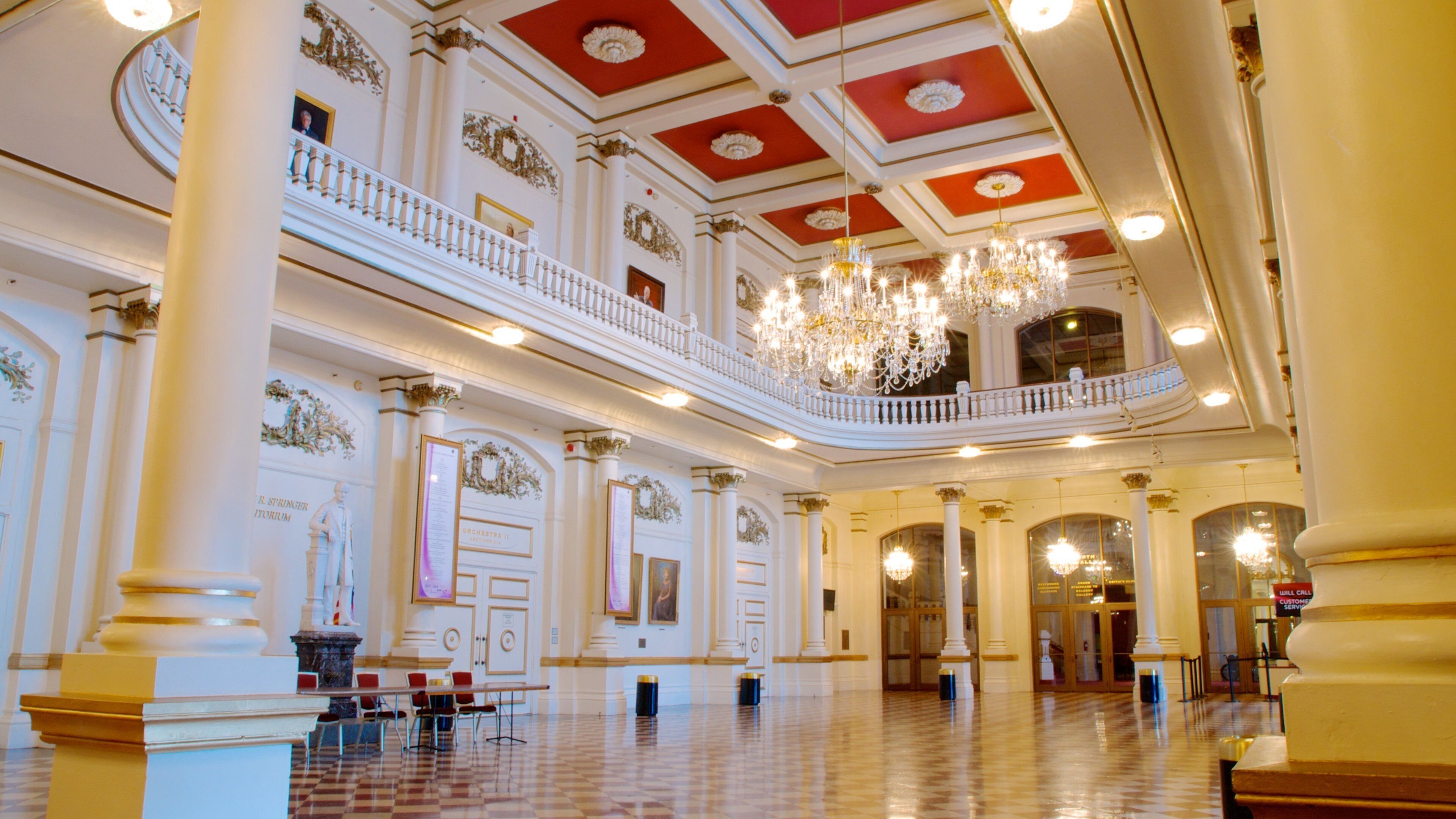 Cincinnati Musikcenter og byder på musik og interiør