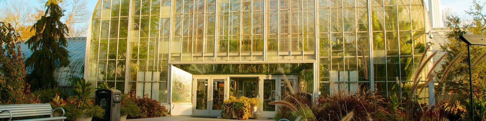 Krohn Conservatory showing a park and modern architecture