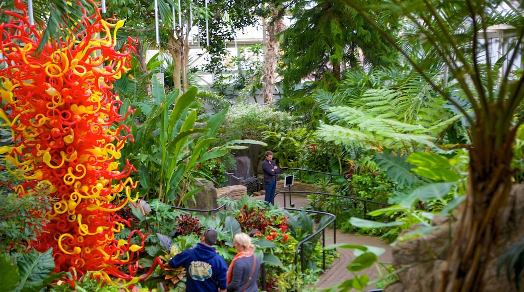 Franklin Park Conservatory and Botanical Gardens featuring a park and interior views