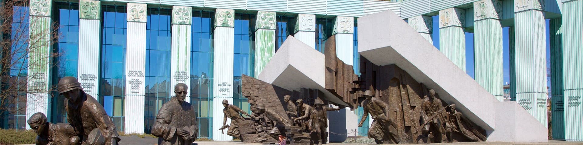 Warsaw Uprising Monument showing a statue or sculpture