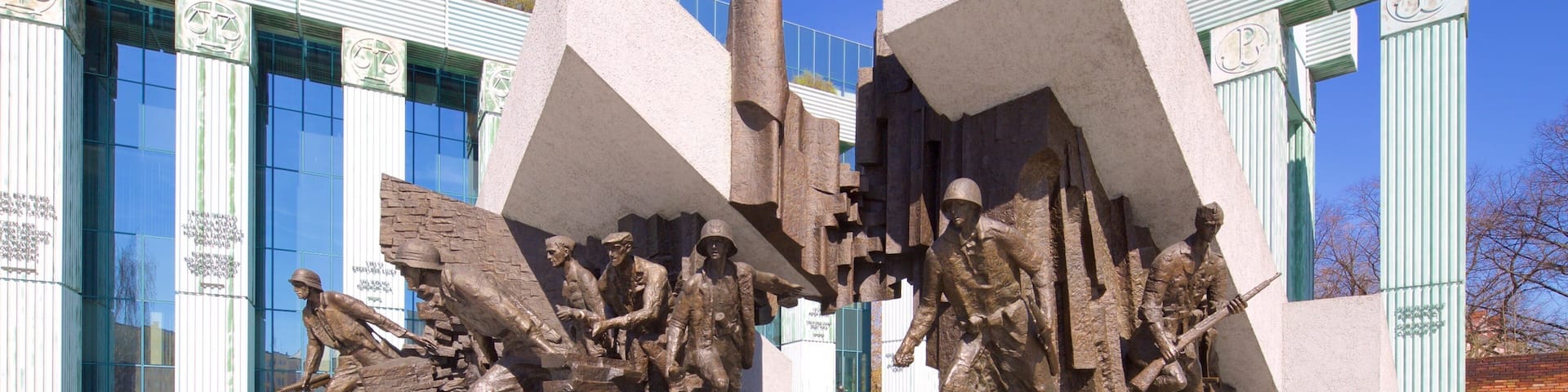 Warsaw Uprising Monument which includes a statue or sculpture