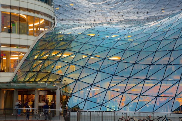 Golden Terraces which includes modern architecture