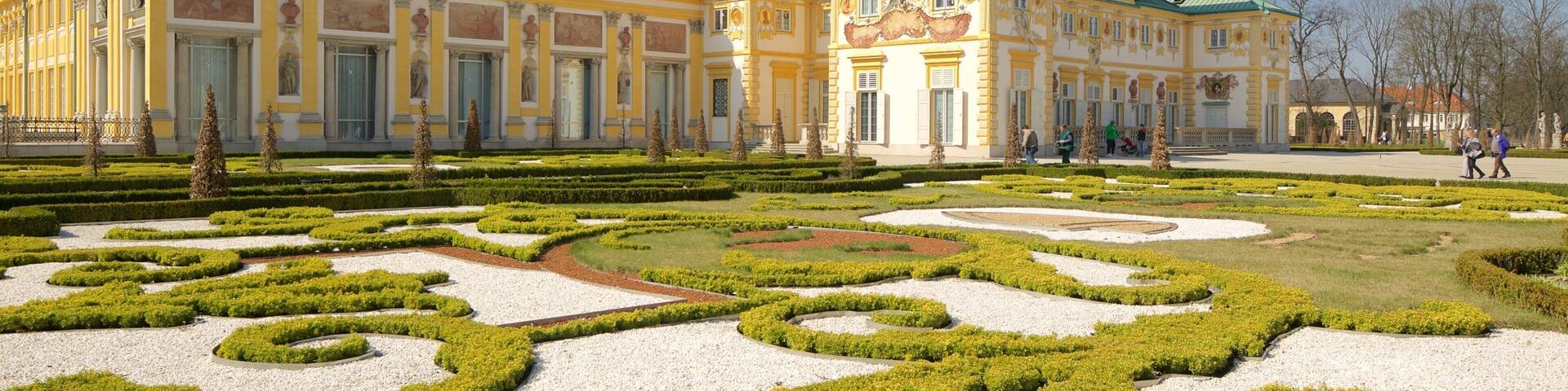 Wilanow Palace featuring heritage elements, heritage architecture and a park