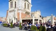 Main Market Square showing outdoor eating