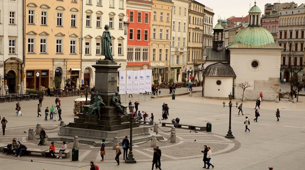 Main Market Square showing street scenes, a statue or sculpture and a square or plaza