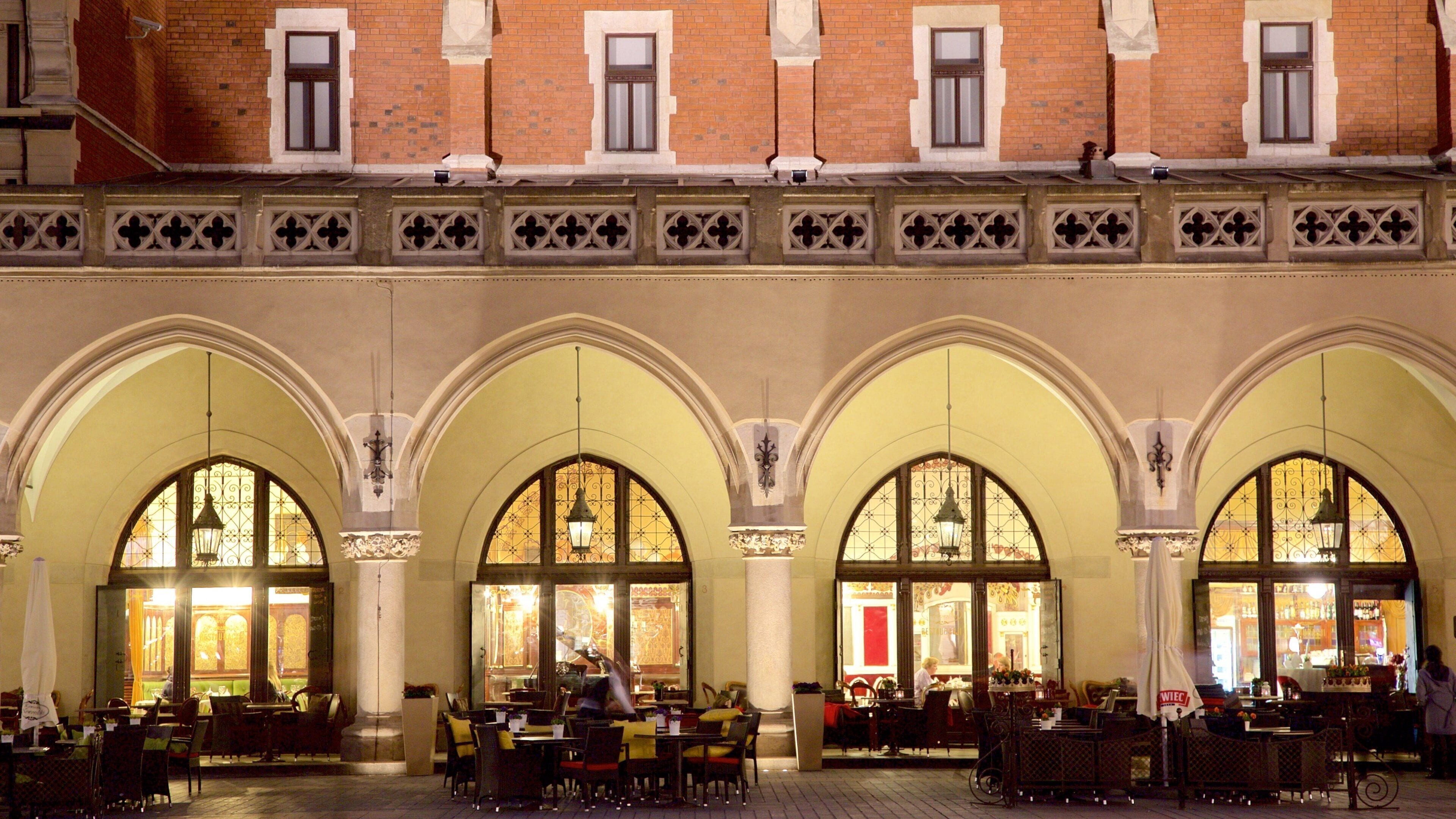 Halle aux draps qui includes sortie au restaurant et scènes de nuit
