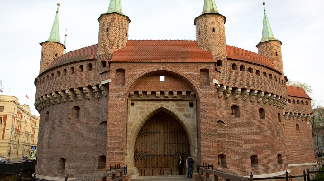 Barbican de Cracovia que incluye elementos patrimoniales