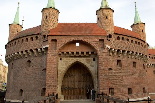 Barbacane de Cracovie montrant patrimoine historique