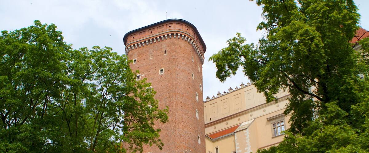 Planty Park which includes chateau or palace and heritage architecture